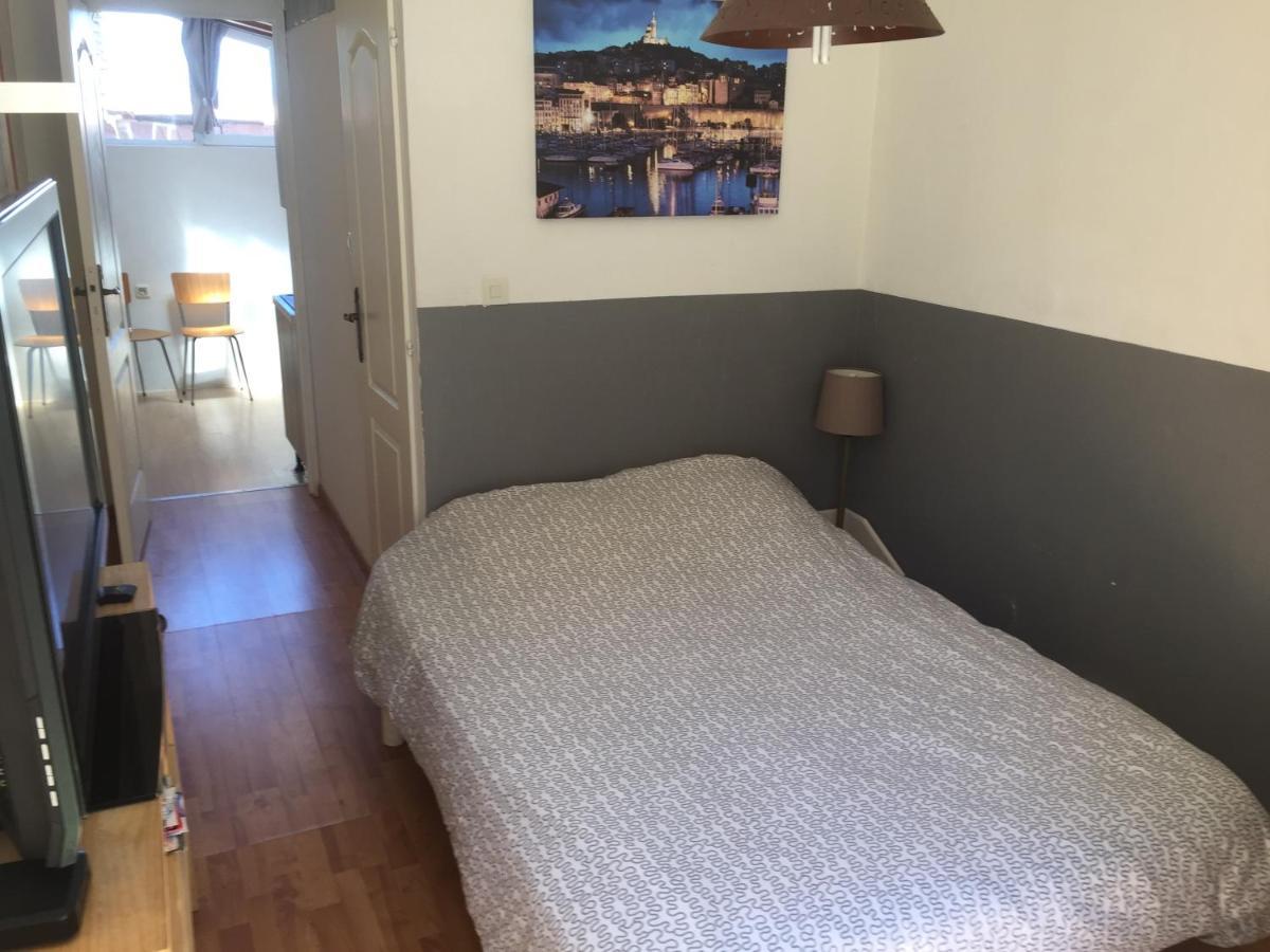 T2 Equipe Au Calme + Terrasse A 1 Km De La Mer Marseilles Exterior foto